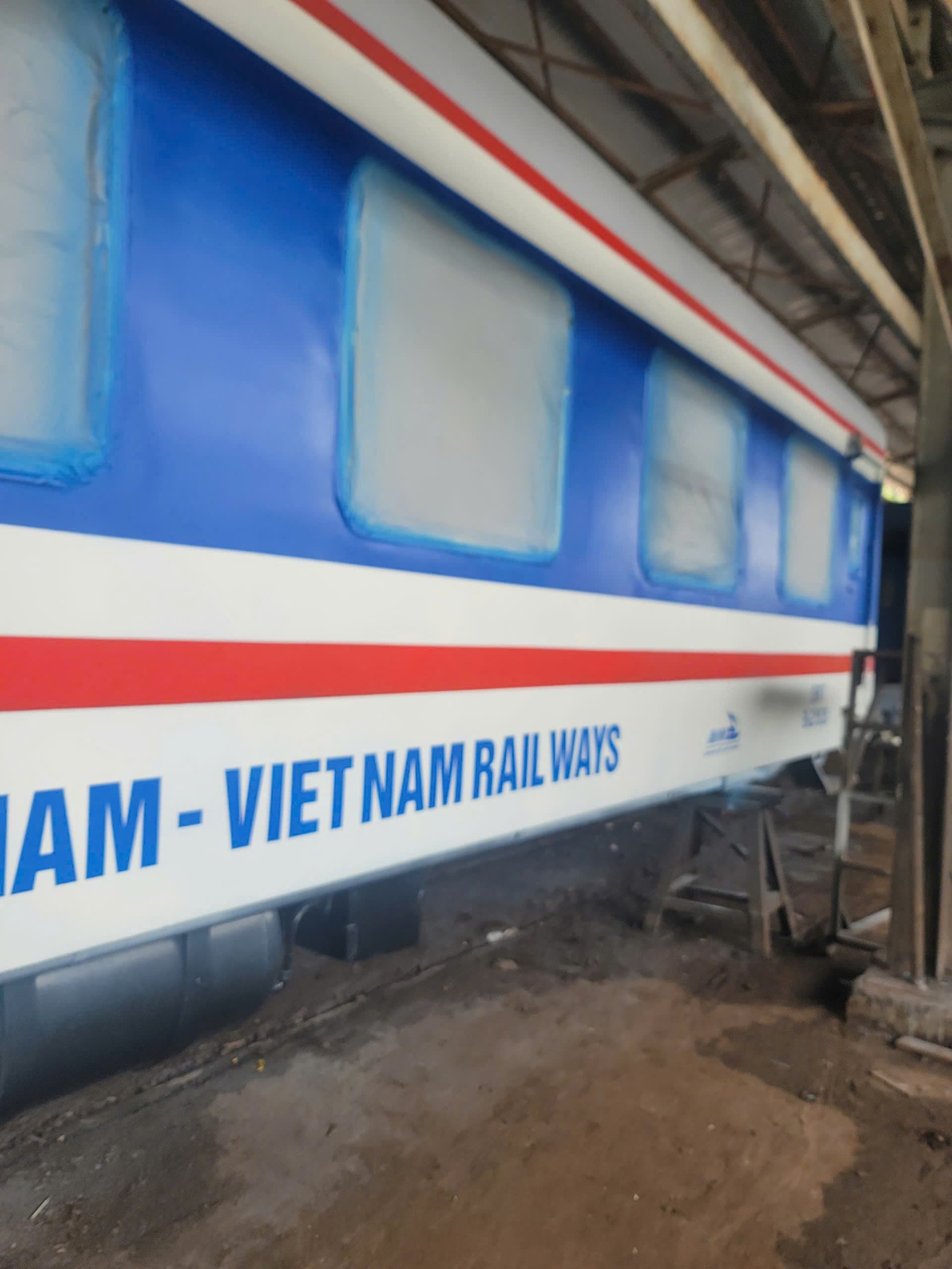 Thi công toa xe lửa